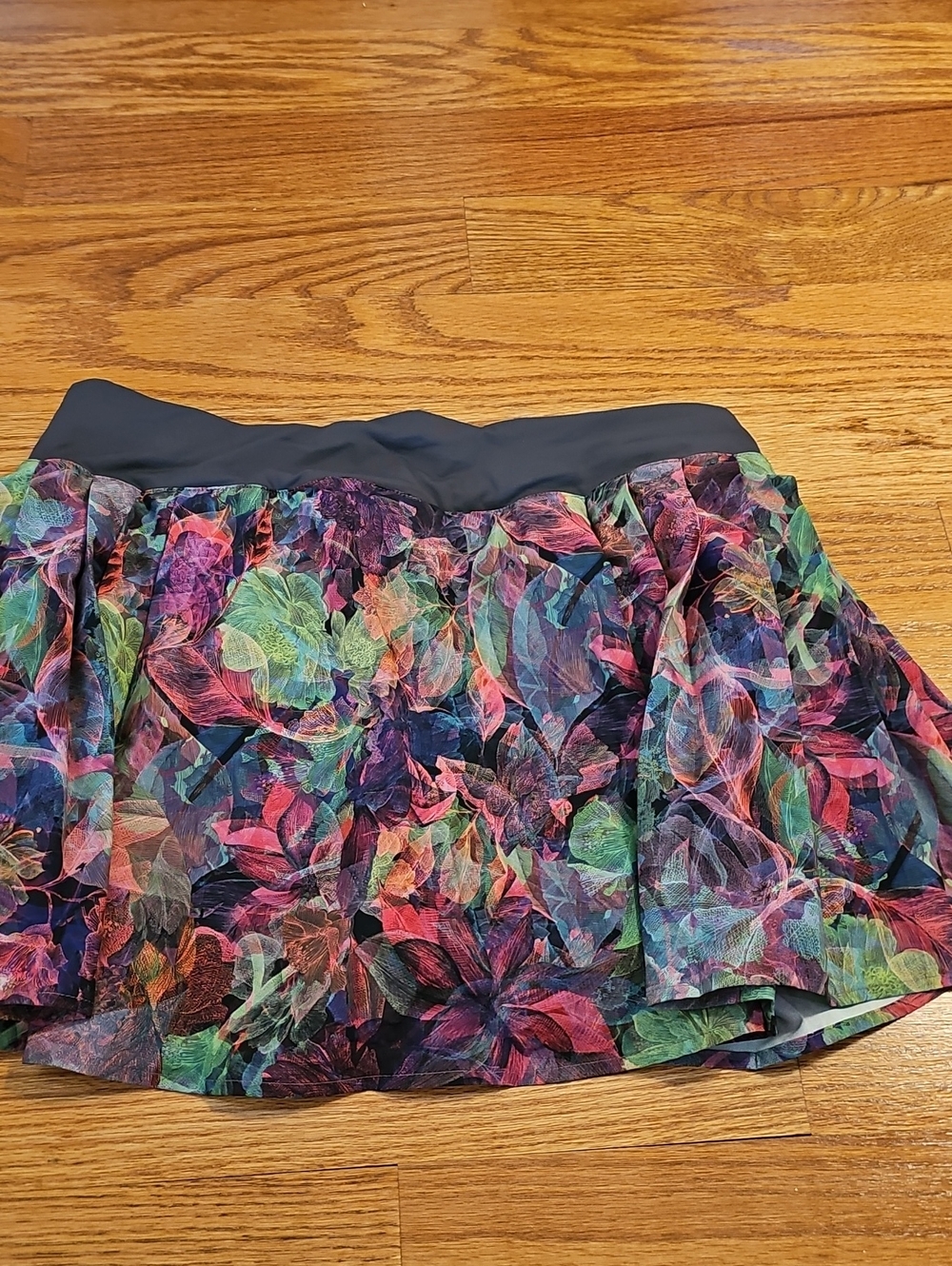 lululemon Multicolor Floral Skater Skirt with Black Waistband - Picture 4 of 4
